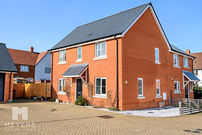 3 Bedroom Semi Detached House For Sale In Narrowleaf Drive | Ringwood |, BH24