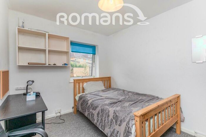 4 Bedroom Semi-Detached House To Rent In Melrose Grove, BA2