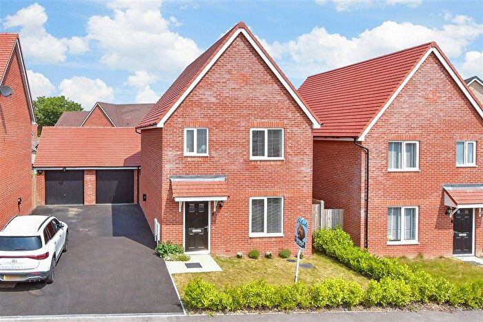 3 Bedroom Detached House For Sale In Thomas Aveling Road, Rochester, Kent, ME3
