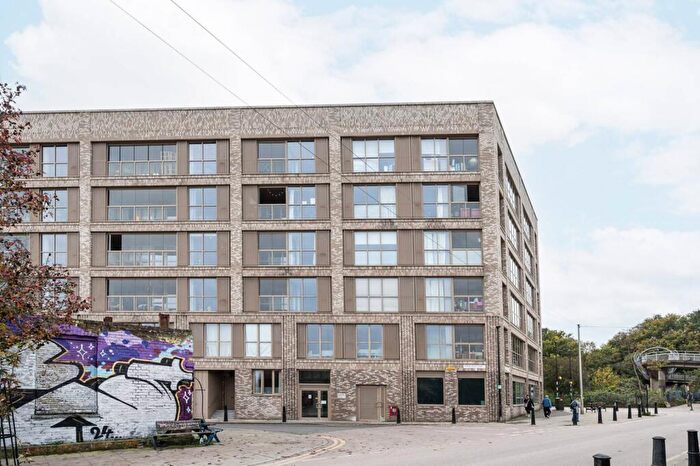 2 Bedroom Flat For Sale In Meldola Yard, Hackney Wick, London, E9