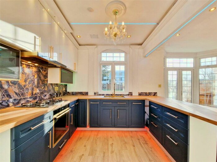 5 Bedroom Semi-Detached House To Rent In Eltham Hill, London, SE9