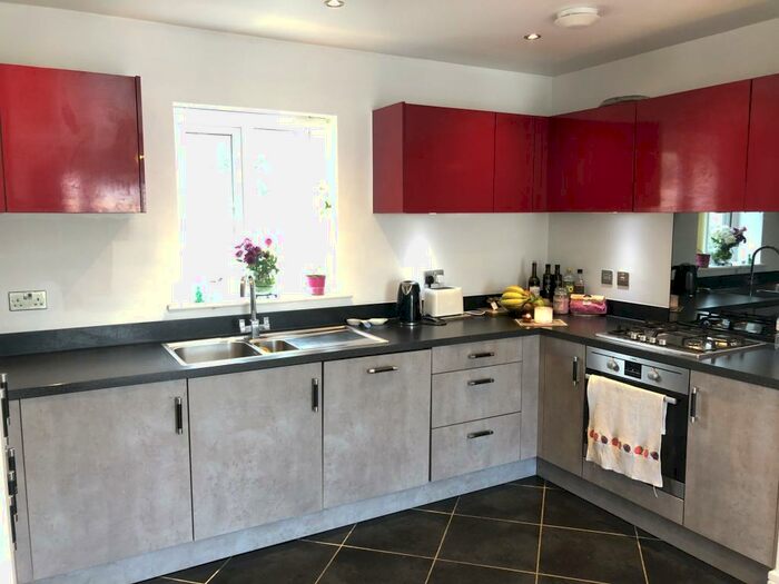 2 Bedroom Flat To Rent In Rowditch Furlong, Redhouse Park, Milton Keynes, MK14