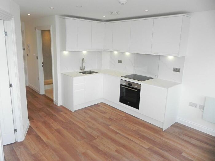 1 Bedroom Flat To Rent In Golden House, Guildford, GU1