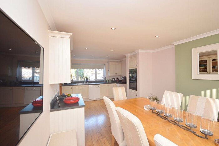 3 Bedroom Detached House For Sale In Wycombe Road, Princes Risborough, HP27