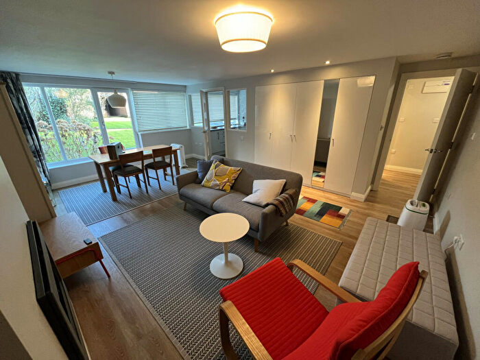 1 Bedroom Apartment To Rent In Shaw Lane, Leeds, West Yorkshire, LS6