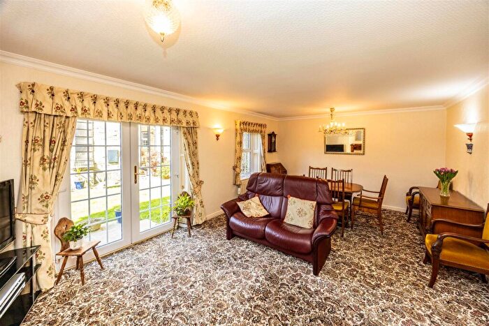 2 Bedroom Apartment For Sale In Village Street, Norwood Green, Halifax, HX3