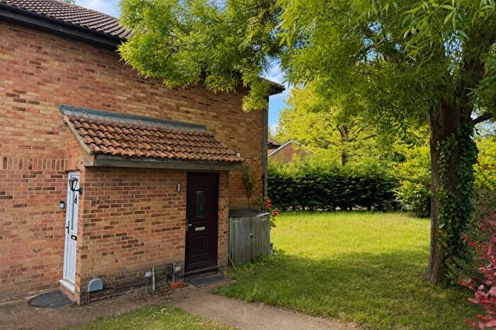 1 Bedroom Terraced House To Rent In Woking, Surrey, GU22