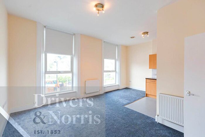 2 Bedroom Apartment To Rent In Green Lanes, Islington, London, N4