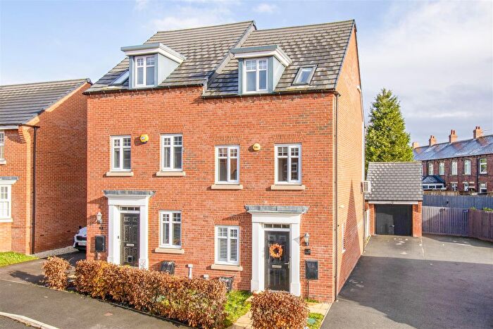 4 Bedroom Semi-detached House For Sale In Alexandra Lane, Flockton, Wakefield, WF4