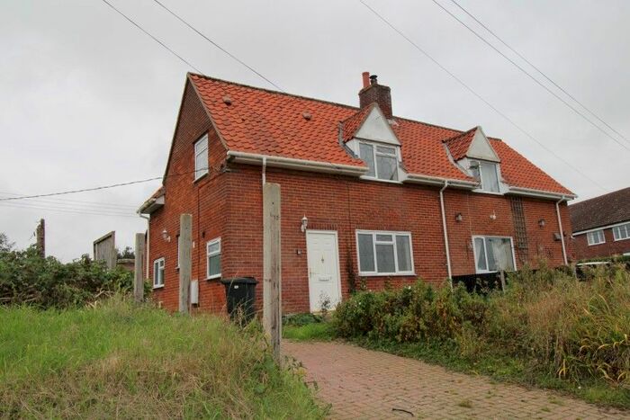 3 Bedroom Semi-Detached House For Sale In Mill Hill Lane, Morley St. Botolph, Wymondham, Norfolk, NR18