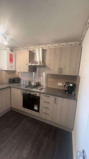 2 Bedroom Flat To Rent In Pasture Walk, Bradford, BD14