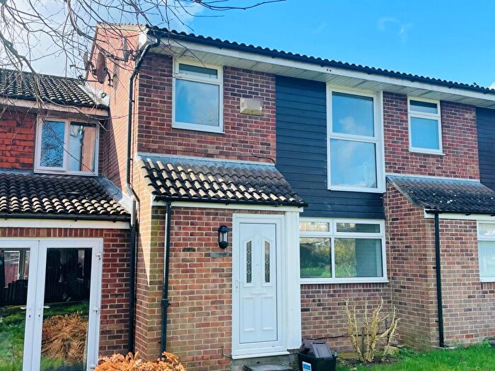 3 Bedroom Terraced House To Rent In Waverley Close, Frome, BA11