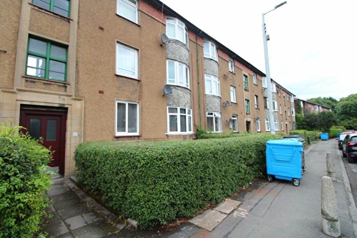 3 Bedroom Flat To Rent In Dorchester Avenue, Glasgow, G12