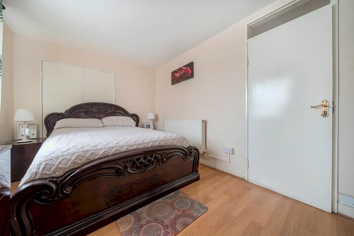 2 Bedroom Flat To Rent In Ann Street, London, SE18