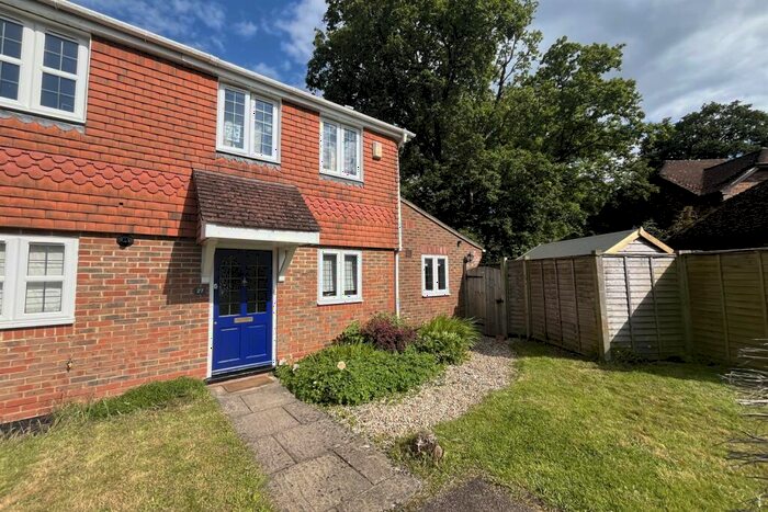 2 Bedroom House To Rent In Sherfield On Loddon, RG27