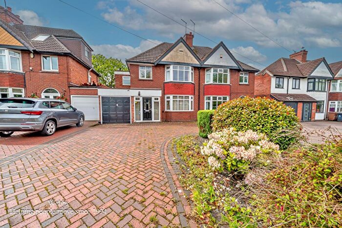 4 Bedroom Semi-Detached House For Sale In Sutton Road, Walsall, WS5