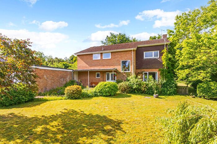 4 Bedroom Detached House For Sale In Whitedown Lane, Alton, GU34