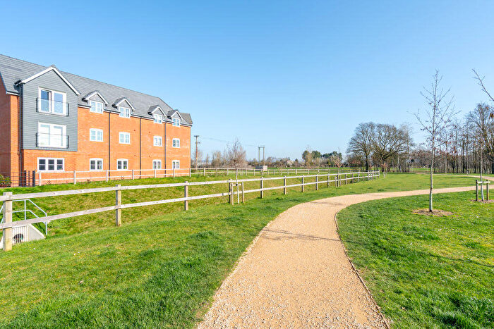 2 Bedroom Flat For Sale In Greenshank Drive, Chichester, PO20