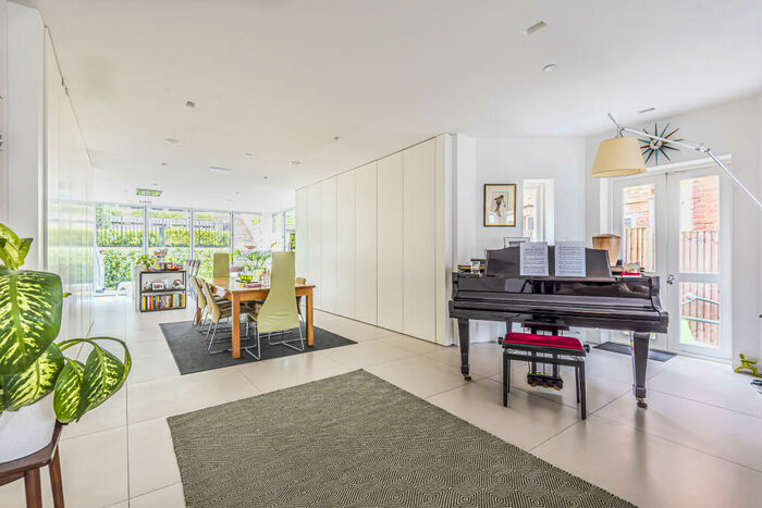 6 Bedroom Semi-Detached House To Rent In Stanhope Gardens, Highgate, London, N6