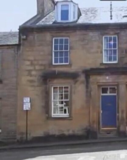 3 Bedroom Flat To Rent In Queen Street, Stirling, FK8