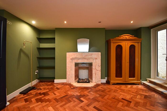 2 Bedroom Flat To Rent In Marina, St. Leonards-On-Sea, TN38