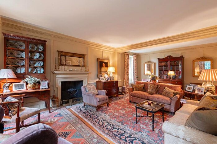 6 Bedroom Semi-Detached House For Sale In The Mount, London, NW3