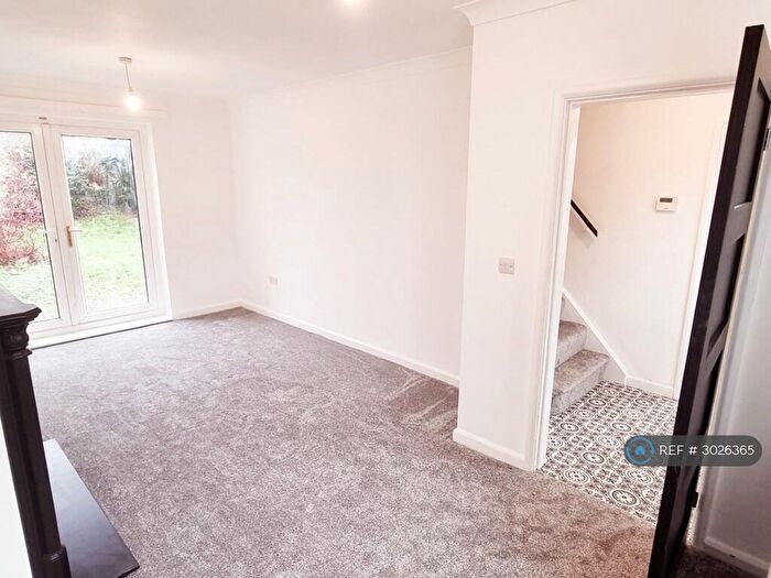 3 Bedroom Terraced House To Rent In Grangefield Avenue, Doncaster, DN11