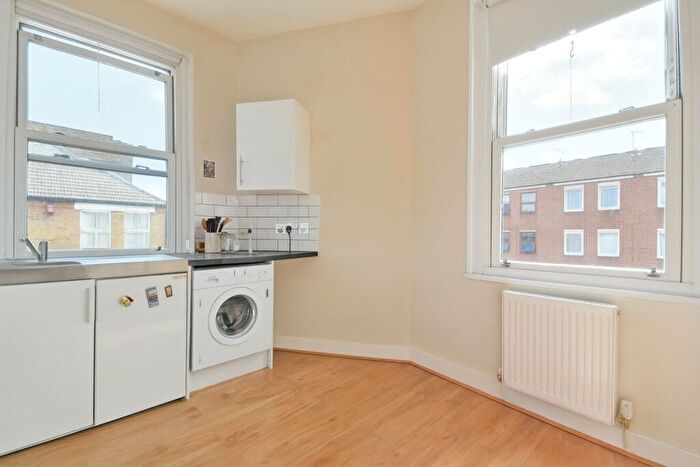 1 Bedroom Flat To Rent In Ashenden Road, Homerton, E5