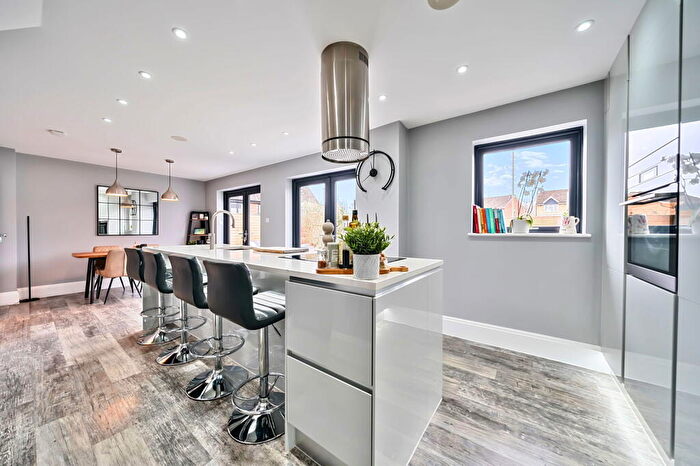 3 Bedroom Detached House For Sale In The Cornfields Hatch Warren Basingstoke, RG22