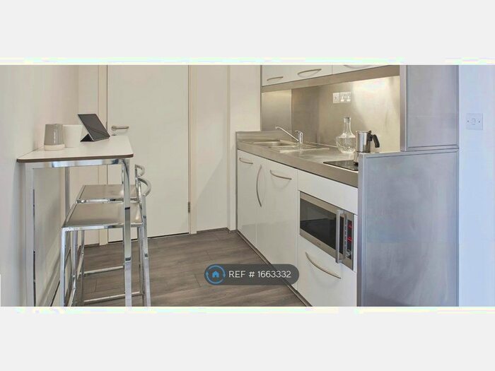 Studio To Rent In London, London, E1