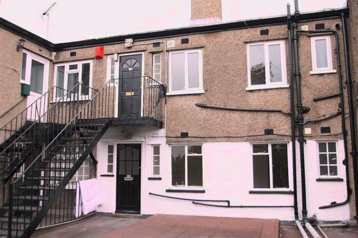 2 Bedroom Flat To Rent In London Road, Morden SM4