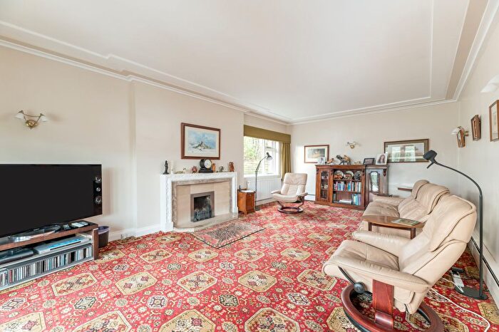 4 Bedroom Detached House For Sale In Beck Lane, Bingley, West Yorkshire, BD16
