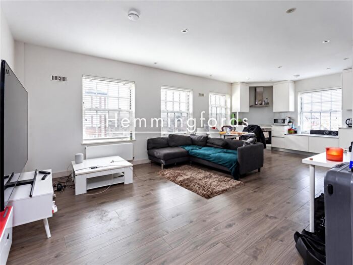2 Bedroom Apartment To Rent In Rundell Crescent, Hendon, NW4