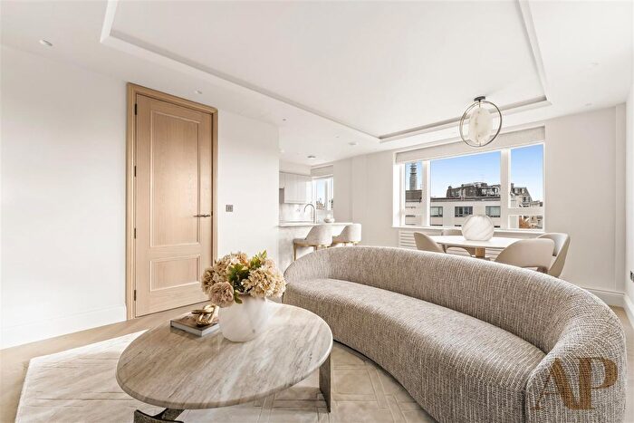 2 Bedroom Flat To Rent In Park Crescent, London, W1B