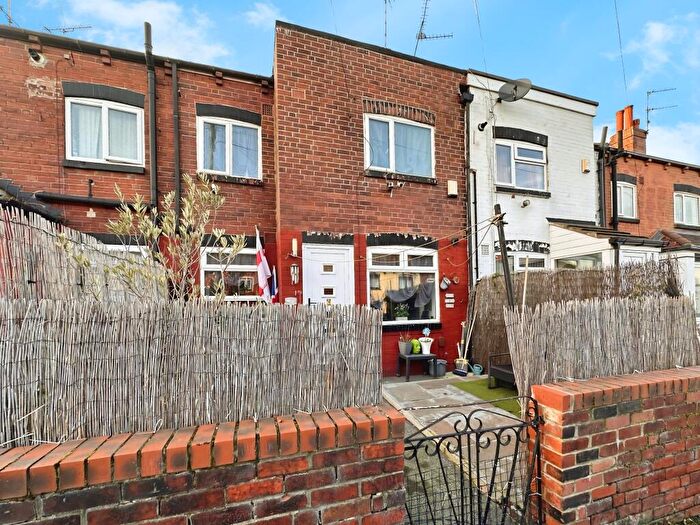 2 Bedroom Terraced House For Sale In Westbury Place South, Leeds, LS10