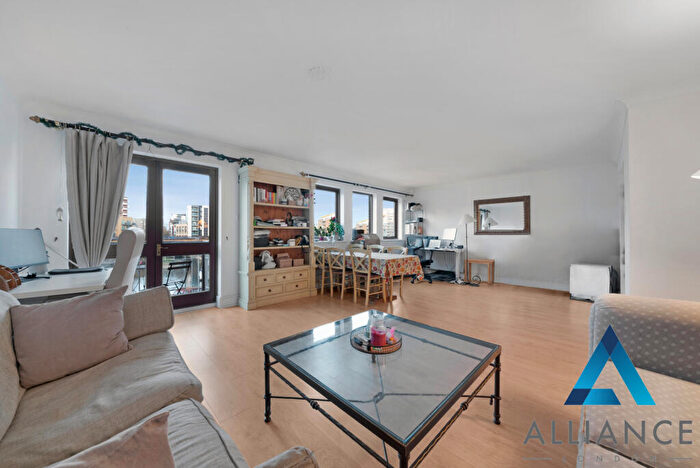 2 Bedroom Apartment To Rent In Goodhart Place, London, E14