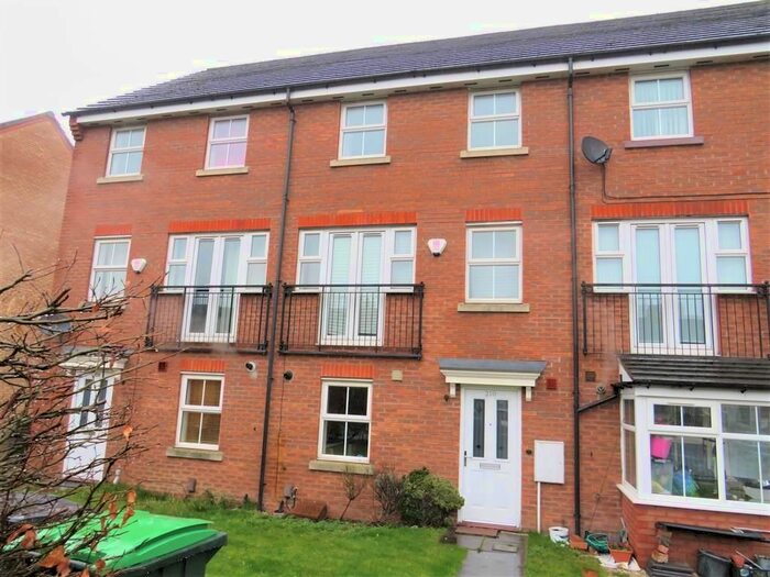 4 Bedroom Town House To Rent In Friar Park Road, Wednesbury WS10
