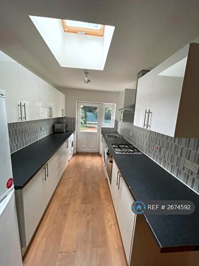 5 Bedroom Semi Detached House To Rent In Clifton Avenue, Manchester, M14