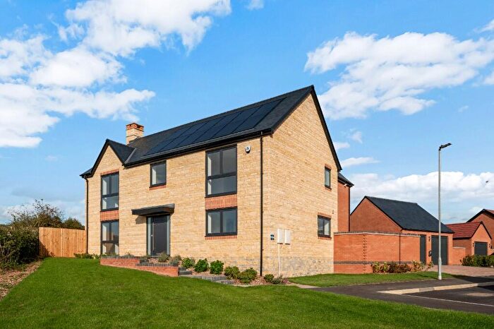 4 Bedroom Detached House For Sale In Stanion Road, Brigstock, Kettering, NN14