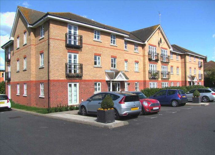 2 Bedroom Apartment To Rent In Leigh On Sea, SS9