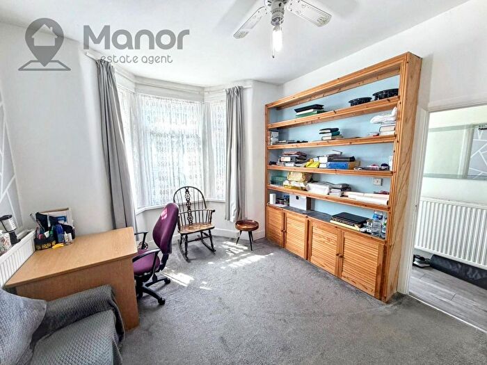 4 Bedroom Terraced House To Rent In Seventh Avenue, Manor Park, E12