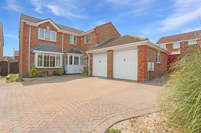 5 Bedroom Detached House For Sale In Waytown Close, Poole, BH17