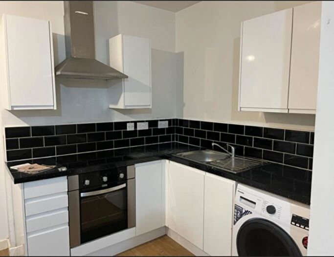 2 Bedroom Property To Rent In Sunbridge Road, Bradford, BD1