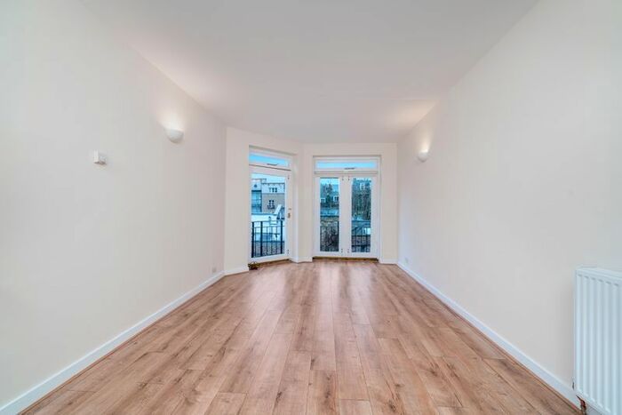 2 Bedroom Flat To Rent In Doughty Street, London, WC1N