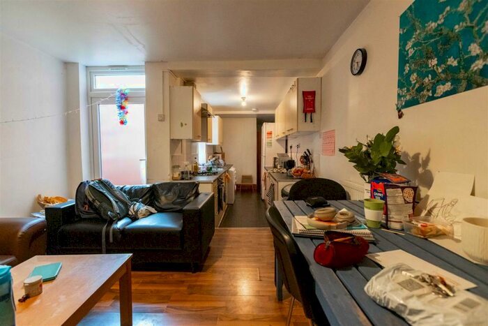 7 Bedroom House To Rent In Luton Road, Birmingham, B29