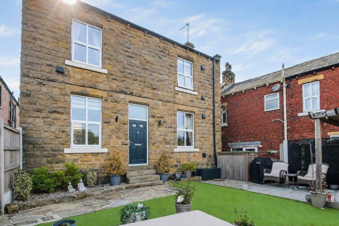 2 Bedroom Detached House For Sale In Chickenley Lane, Dewsbury, WF12