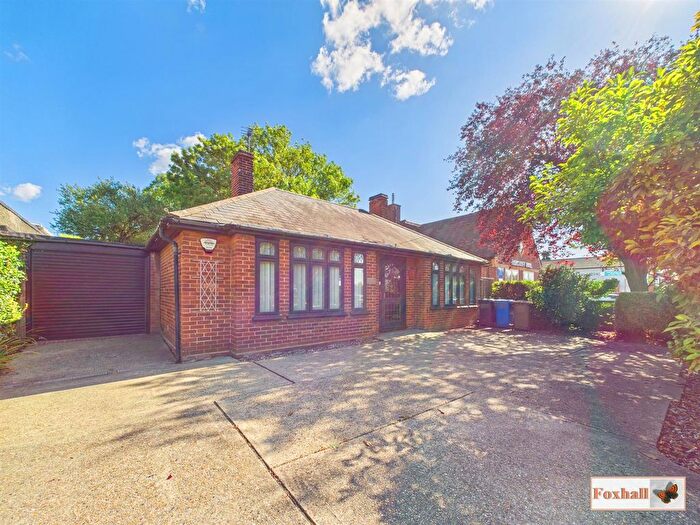 3 Bedroom Detached Bungalow For Sale In Norwich Road, Ipswich, IP1