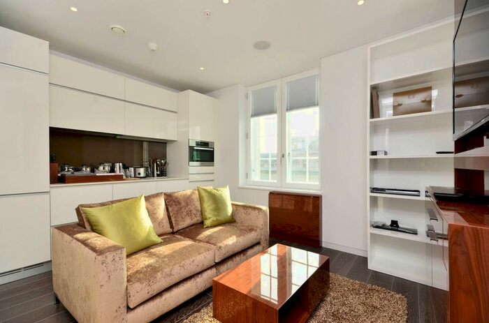 1 Bedroom Flat To Rent In Marconi House, Covent Garden, London, WC2R
