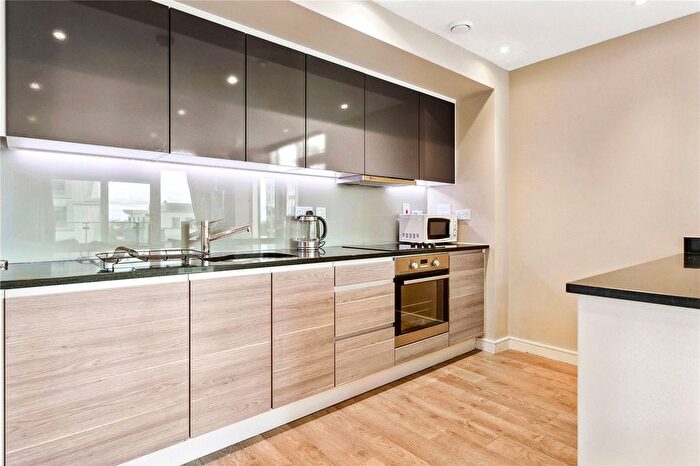 2 Bedroom Flat To Rent In Enterprise Way, Wandsworth, SW18