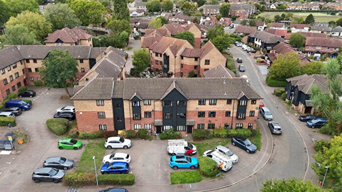 1 Bedroom Flat For Sale In Copperfields, Basildon, SS15